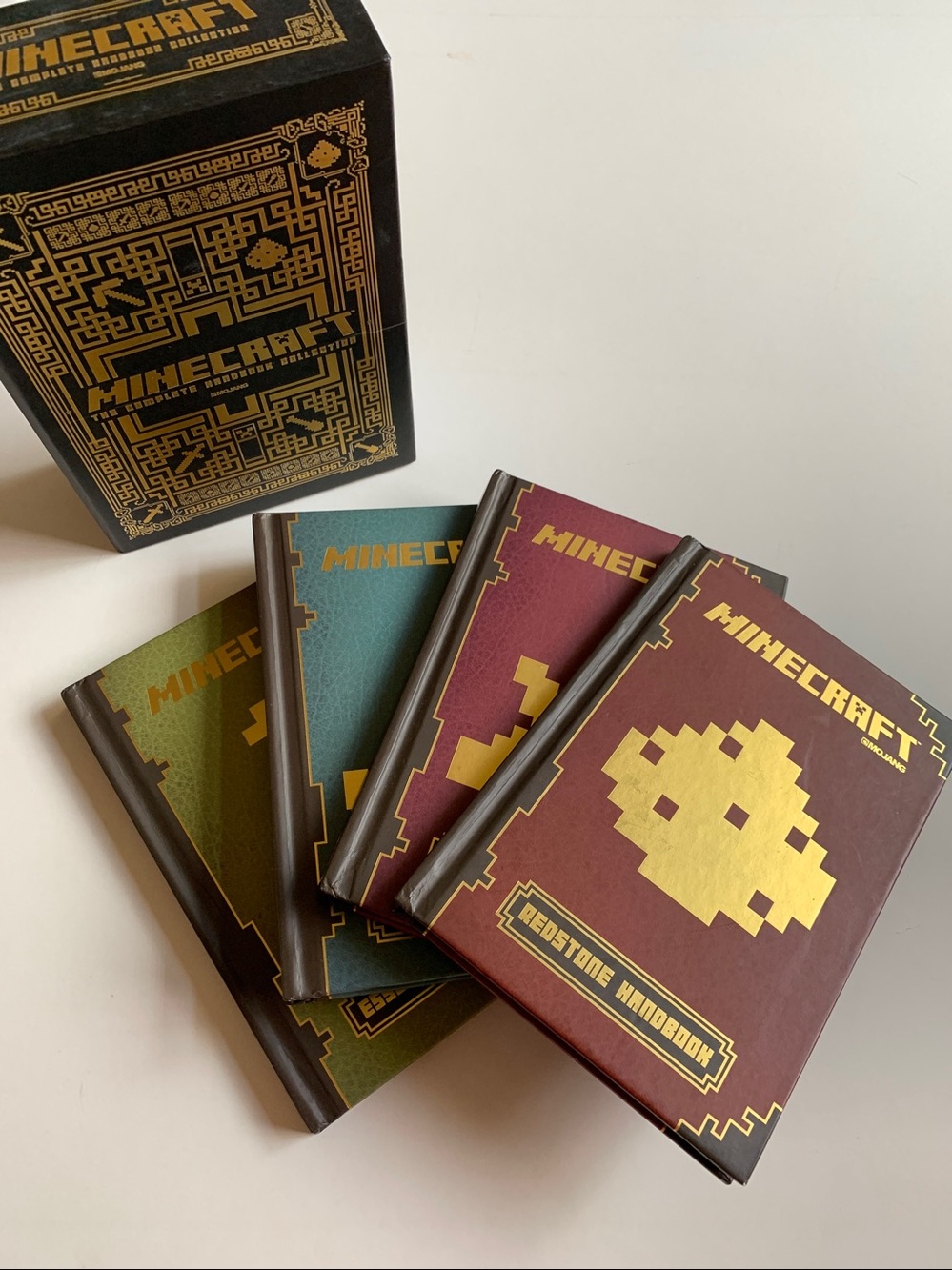 MINECRAFT The Complete Handbook Combat Collection 4 Hardback Books